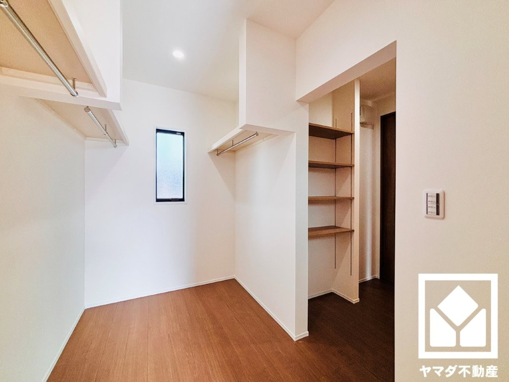 大津市中庄２丁目　1号棟の収納