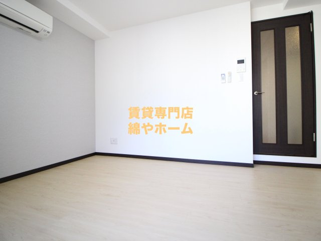 グランエクラ玉出東の寝室|開放的な寝室です