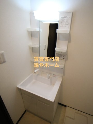 グランエクラ玉出東の洗面所|広い洗面スペース