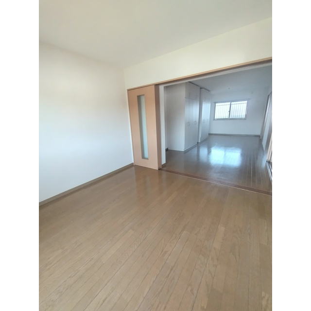 関市上白金のアパートの内装