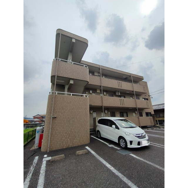 関市上白金のアパート