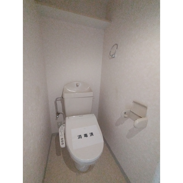 関市上白金のアパートのトイレ