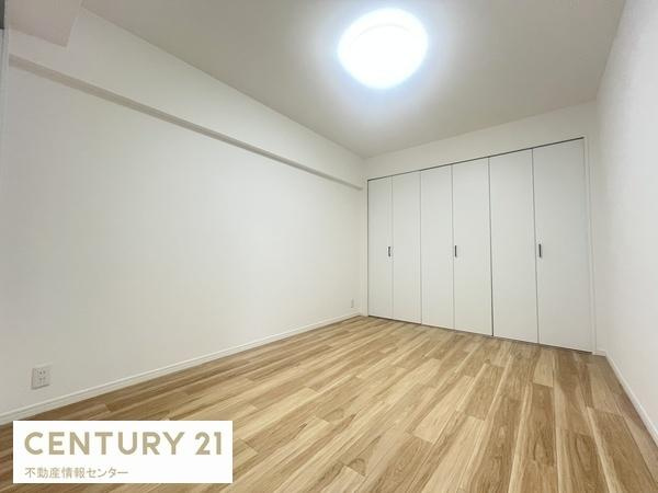 【洋室】 | グリーンコーポ大正 | リビング横の6帖のお部屋は扉を開けて広くお使いいただく事も可能です！