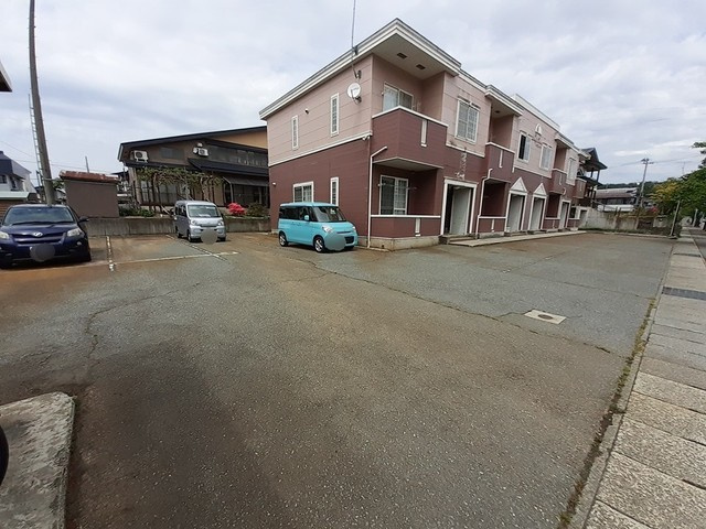 リーフスタウンの駐車場|駐車場