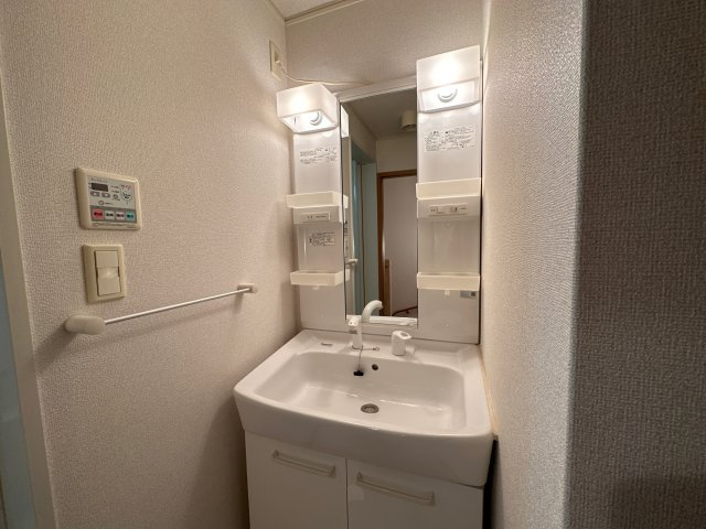フェアリー鷹取の洗面所
