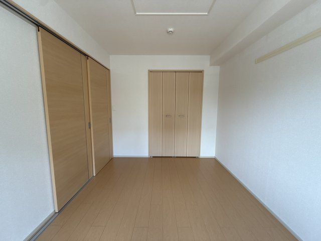 ヒロ　コテージの寝室