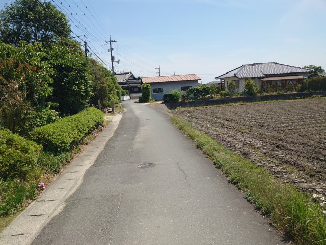 【前面道路含む現地写真】 | 普通車がゆったり通れる道路です☆