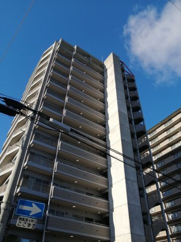 サワディタワー岸和田イーストの外観