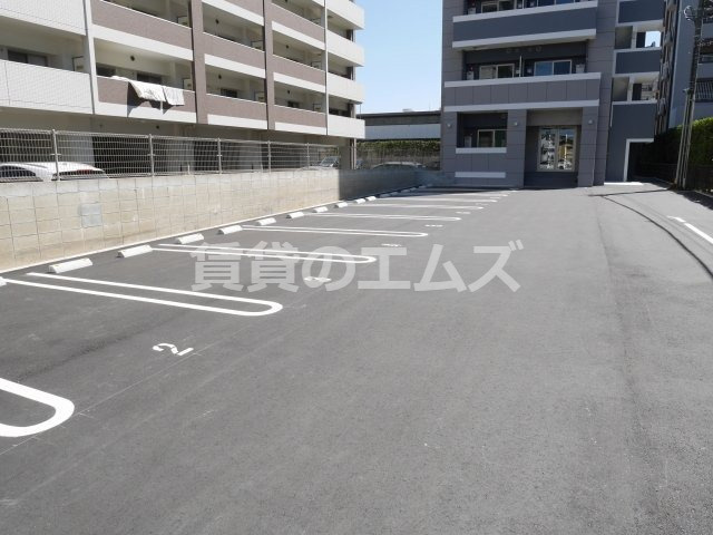 【駐車場】 | ＬＩＦＥＦＩＥＬＤ東那珂 | ＬＩＦＥＦＩＥＬＤ東那珂の駐車場