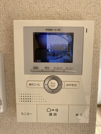 【セキュリティ】 | WEST HILLS B【SHM】 | 防犯対策に有効なカメラ付インターホン完備♪突然の来客にもバッチリ対応できちゃいます☆一人のお留守番でも安心ですね！