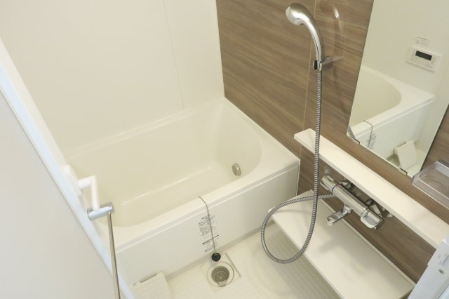 さいたま市浦和区仲町１丁目の賃貸マンションの浴室|☆追い焚き・浴室乾燥機完備☆※別号室の内装写真です。