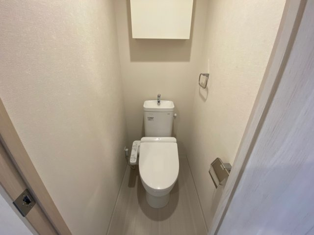 さいたま市浦和区仲町１丁目の賃貸マンションのトイレ|☆温水洗浄便座完備☆※別号室の内装写真です。