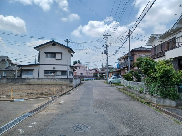 児玉郡上里町大字金久保 土地の前面道路含む現地写真|前面道路：北側幅員約6m公道に約9.6m