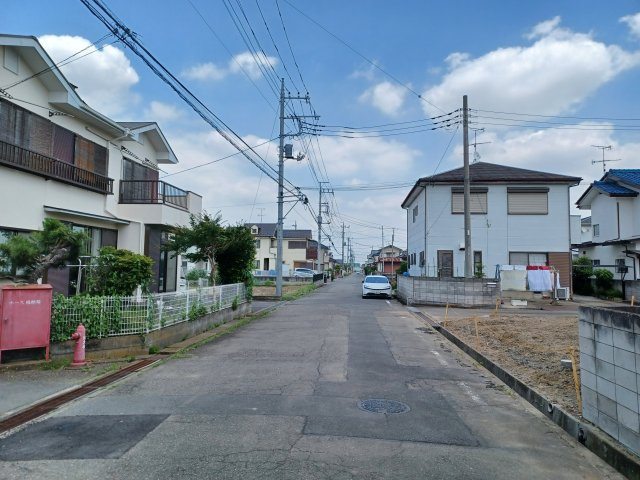 児玉郡上里町大字金久保 土地の前面道路含む現地写真|前面道路：北側幅員約6m公道に約9.6m