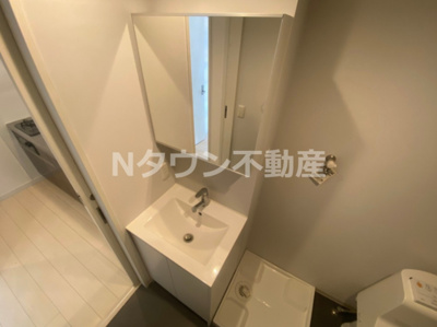 【独立洗面台】 | Agns(アニエス) | 独立洗面台、小物を置くことができて便利です