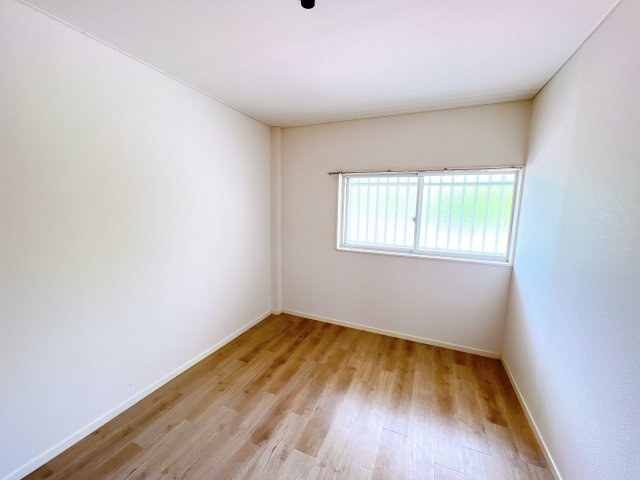 シャルマンハイツの洋室