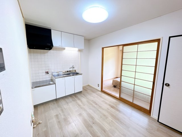 シャルマンハイツの居間・リビング