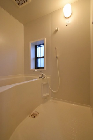 グランデュール横山 C棟の浴室