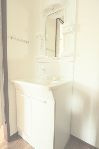 グランデュール横山 C棟の洗面所