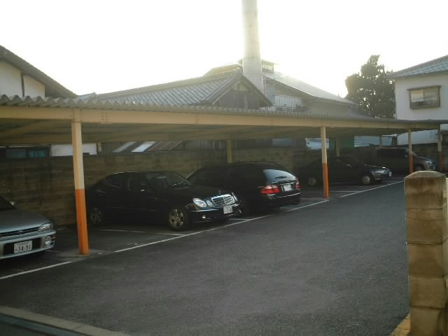 川原城モータープール