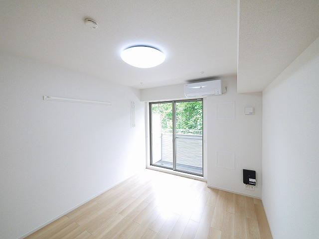 ラ・ステラ学園前の洋室|明るい洋室です