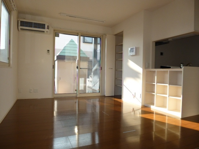 倉敷市川入のアパートの居間・リビング
