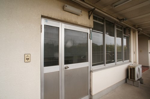 石戸第１ビルグリーンヒルの玄関