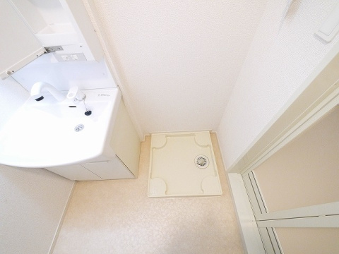 ラ・ステラ学園前の設備|洗濯機置き場です