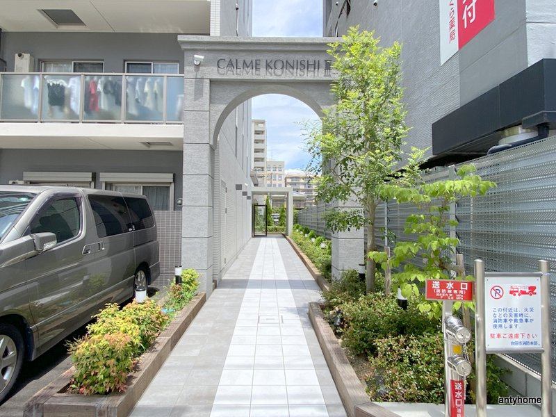 カルム小西3　仲介手数料無料のエントランス