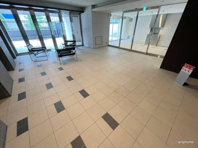 クリスタルグランツ江坂広芝町　仲介手数料無料のロビー