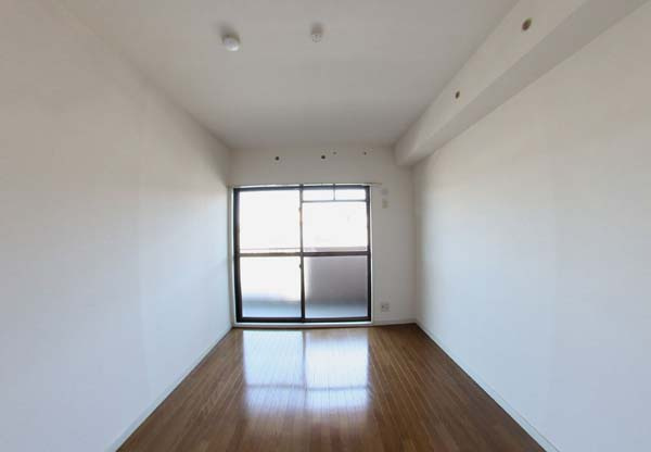 フェニックス三田の居間・リビング|ゆったりとした居間です