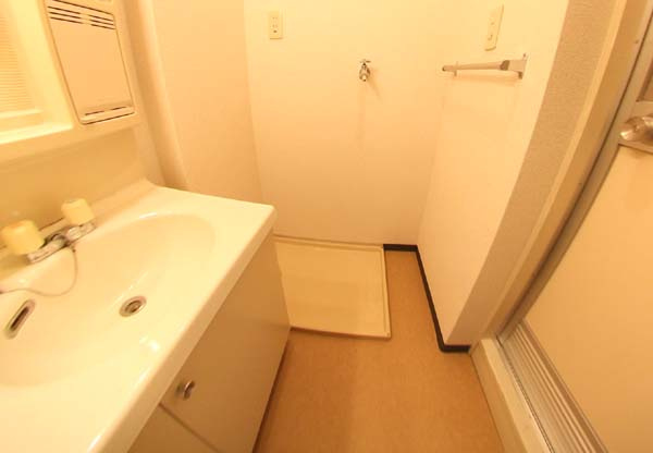 フェニックス三田の洗面所|広い洗面スペース