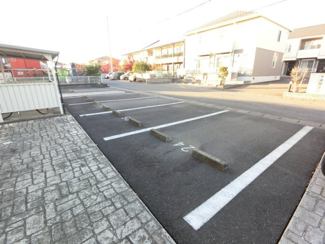 クラージュタウン　Ａ/Ｂ/Ｃの駐車場|高崎、前橋、伊勢崎エリアのお部屋探しはエンドスケープまで！お客様の理想お聞かせ下さい♪
