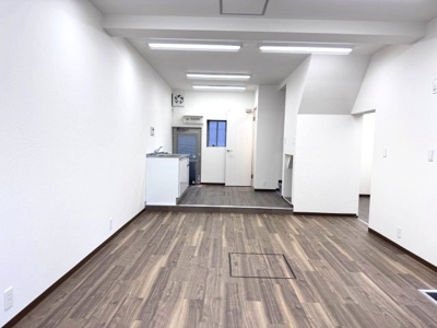 【居間・リビング】 | 南街１丁目住付店舗