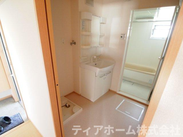北葛城郡広陵町馬見北８丁目のハイツの洗面所|広い洗面スペース