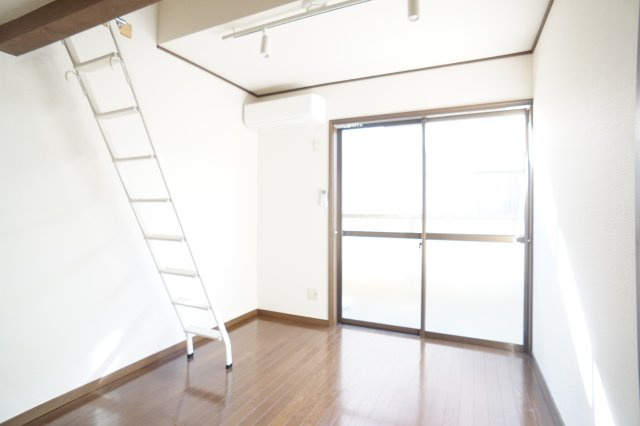 プラムガーデンの居間・リビング