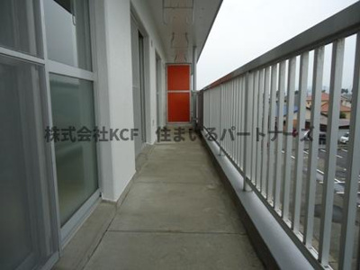 【バルコニー】 | サルヴァトーレ小森野 | 開放的で明るい空間を演出してくれるバルコニーです