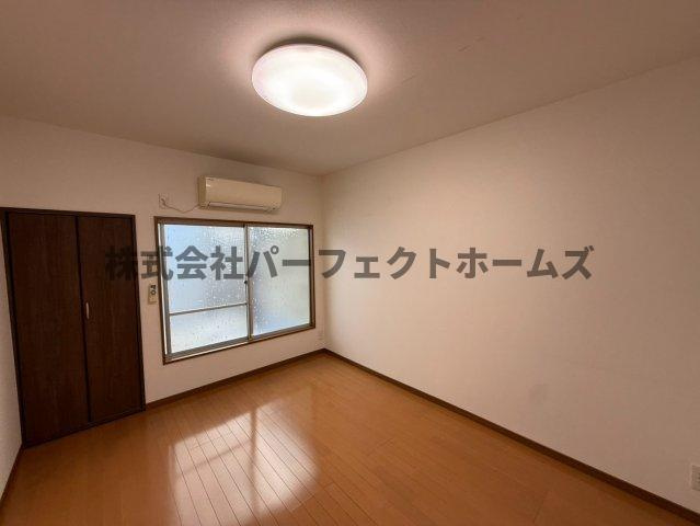 高柳2丁目テラスハウス　賃貸の洋室|使い勝手のいい洋室です
