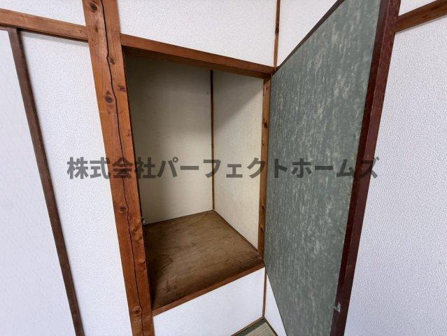 高柳2丁目テラスハウス　賃貸の収納|ちょっとした収納スペースも充実しています