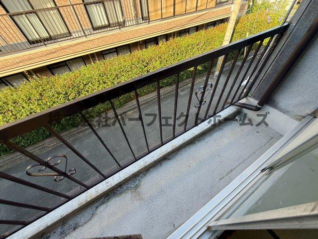 高柳2丁目テラスハウス　賃貸のバルコニー|広々としたバルコニーです