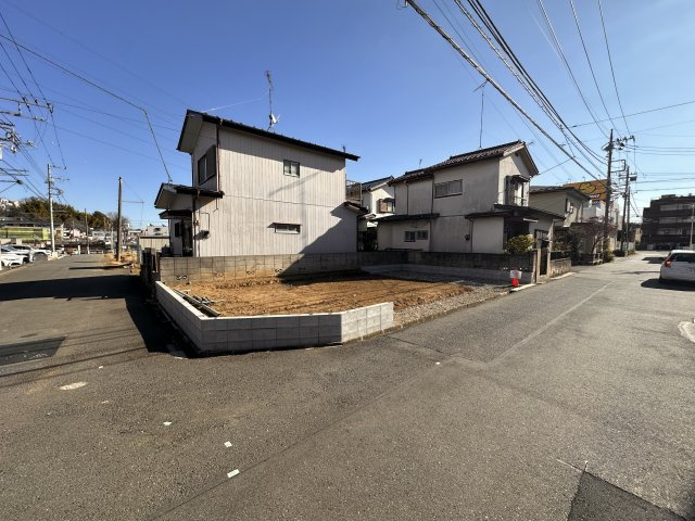 町田市野津田町　新築1棟　ZEH住宅　鶴川第一小学校・鶴川中学校の前面道路含む現地写真
