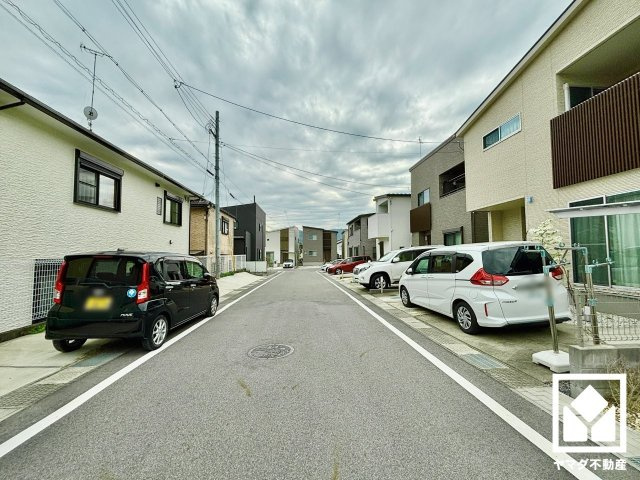 大津市瀬田３丁目　2期　2号地の前面道路含む現地写真