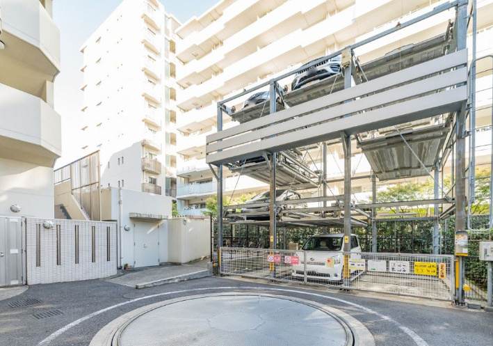 ライオンズステージ仙台堀川公園ウエストビラの駐車場