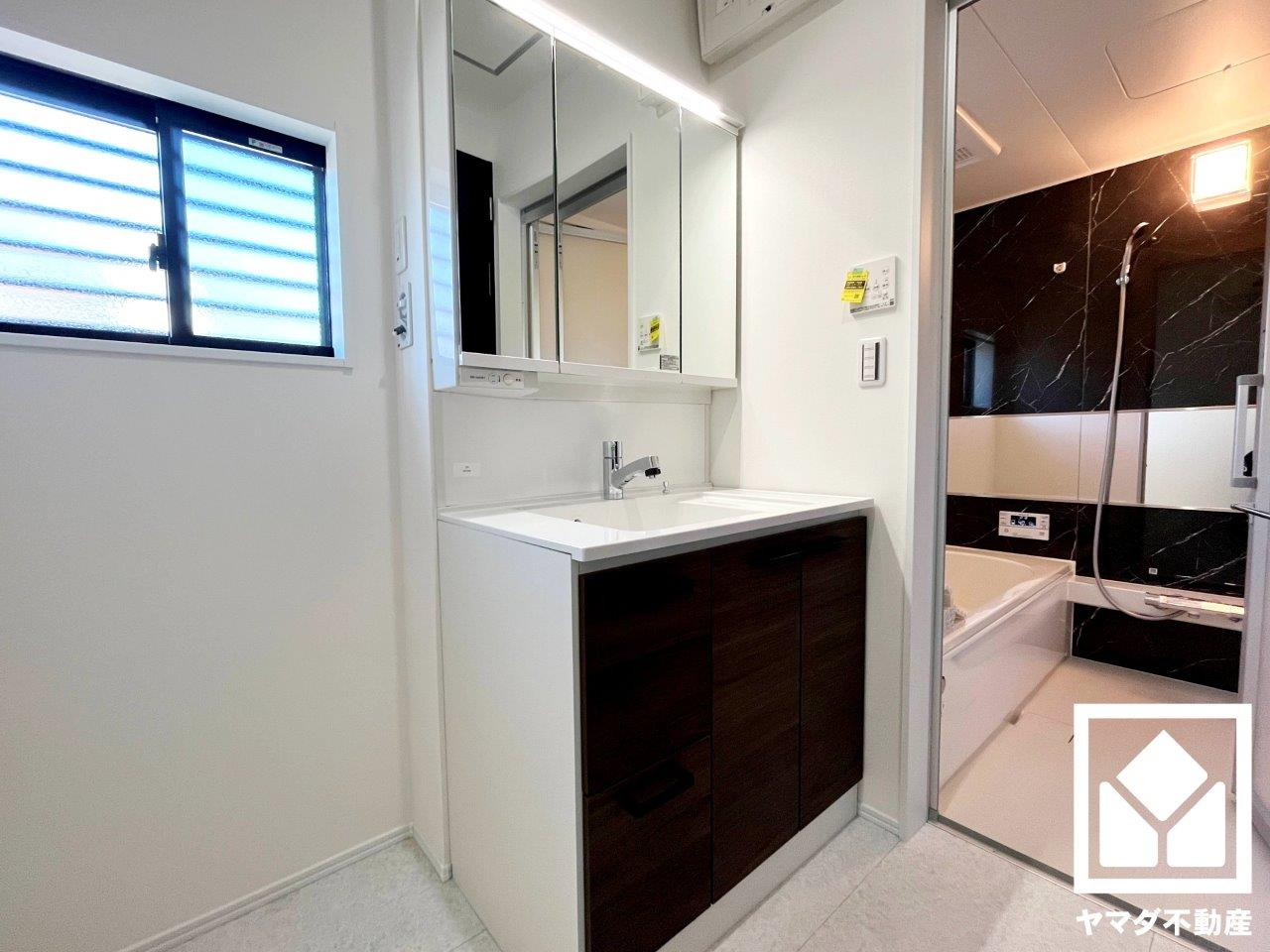 大津市下阪本２丁目　2号棟の洗面所