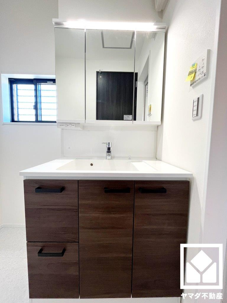 大津市下阪本２丁目　2号棟の独立洗面台