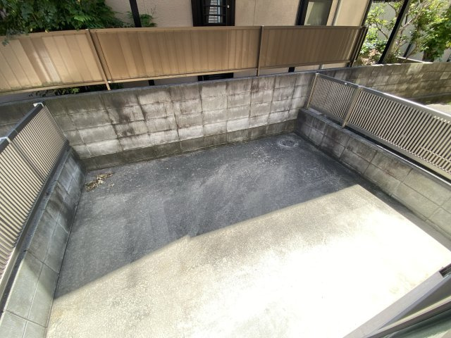 ボナール御立のバルコニー
