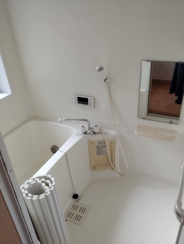 見附市葛巻１丁目のアパートの浴室