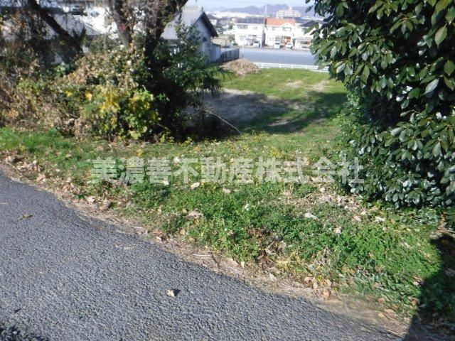 ５９０５４　羽島郡岐南町薬師寺土地の前面道路含む現地写真