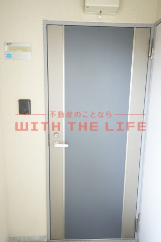 エトランゼ12【10.000円キャッシュバック対象物件】の玄関|落ち着いた玄関です