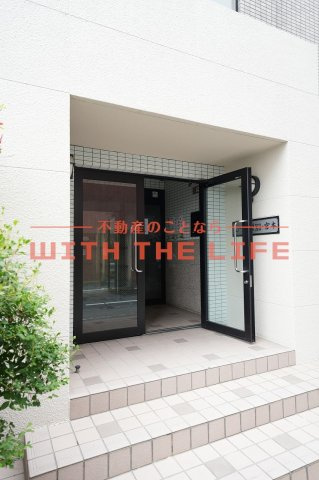 エトランゼ12【10.000円キャッシュバック対象物件】のエントランス|落ち着いたエントランスです
